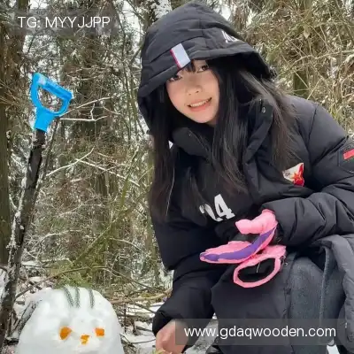 邹朵千
